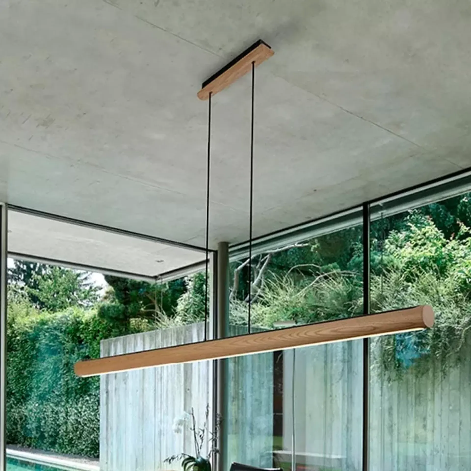 Albero-Led-pendellamp-hout-zwart-impr.